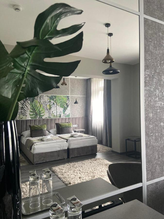 Hotel Central Кескемет Екстериор снимка