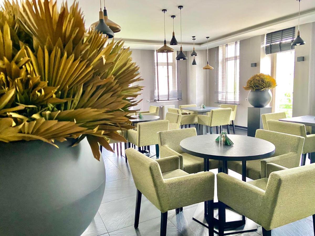 Hotel Central Кескемет Екстериор снимка