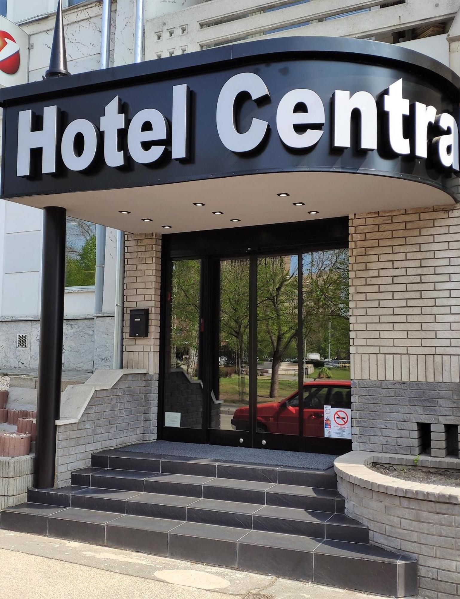 Hotel Central Кескемет Екстериор снимка
