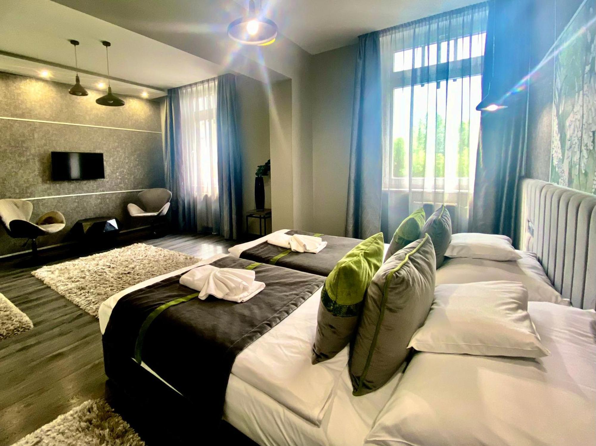 Hotel Central Кескемет Екстериор снимка