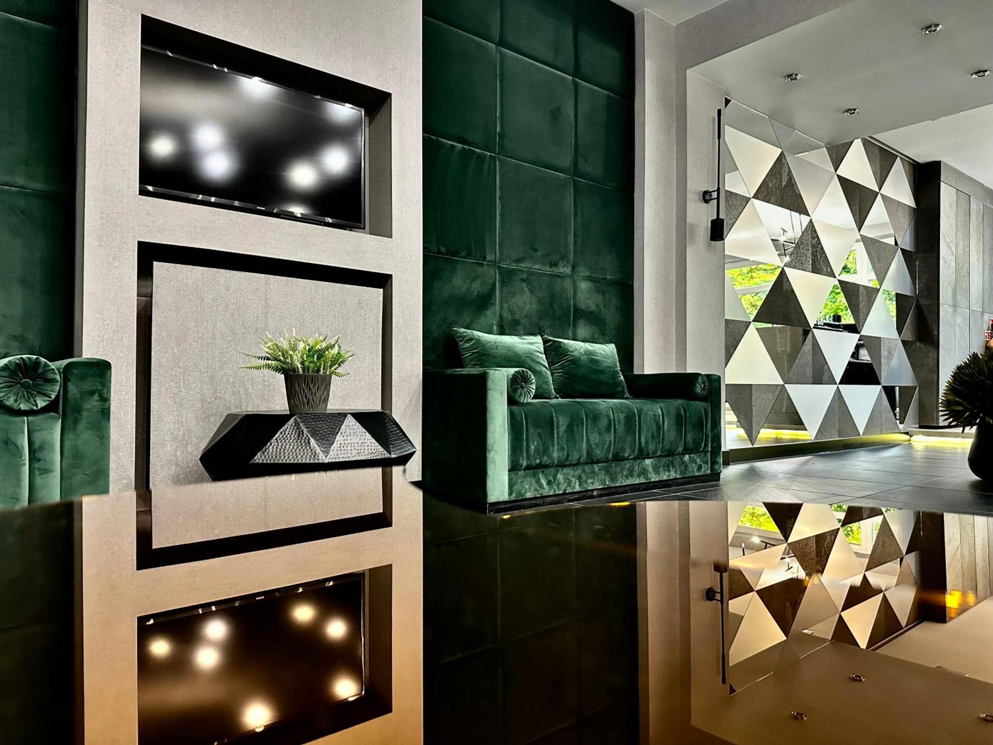 Hotel Central Кескемет Екстериор снимка