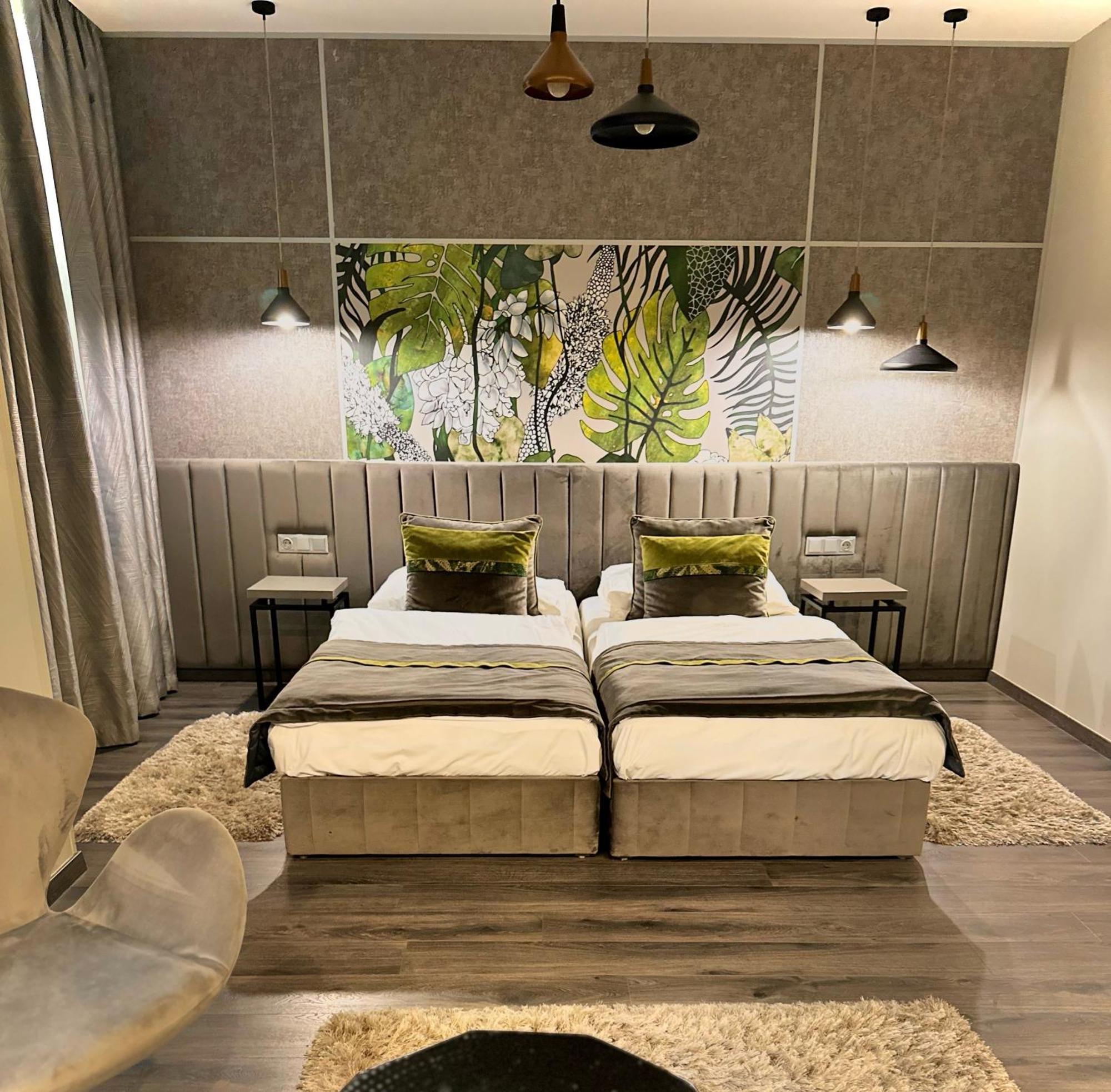 Hotel Central Кескемет Екстериор снимка