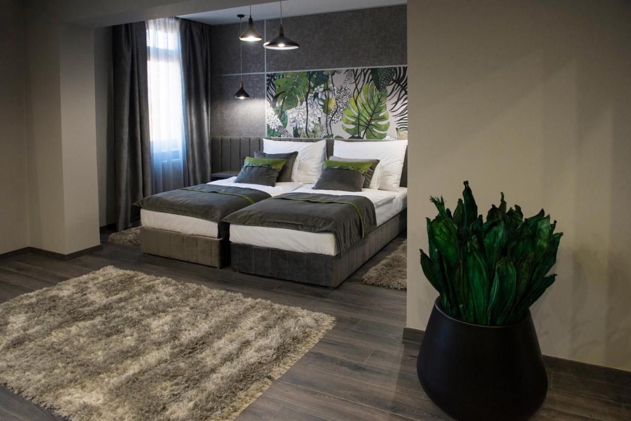Hotel Central Кескемет Екстериор снимка